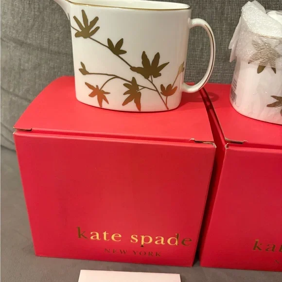 Kate Spade White and Gold Floral Porcelain Set (1 Creamer and 1 Sugar Bowl) - Picture 4 of 8